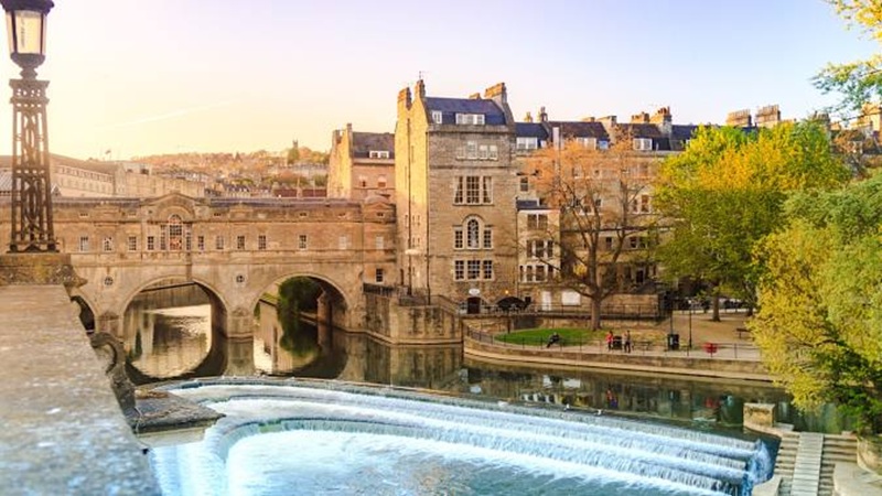 Trains, tours and attractions in Bath